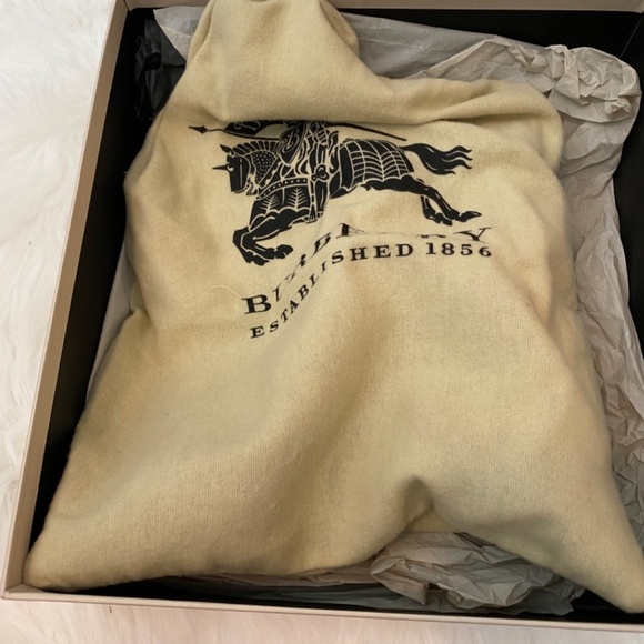 Burberry Mawdesley Pump. Black. EU 38 - Picture 12 of 15